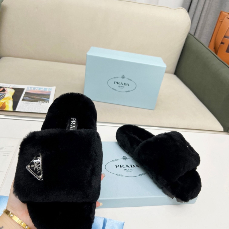 Pra*a slippers